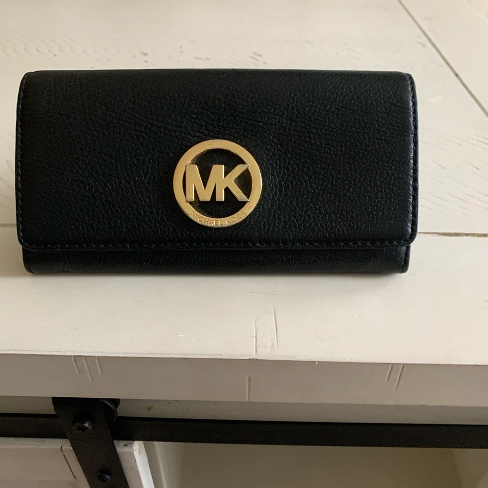 Black Michael Kors leather wallet!